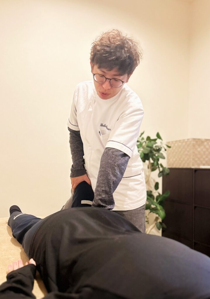 美容室careが提供するホリスティックな美養。専門トレーナーによる本格的なボディケアで内面から健やかに。