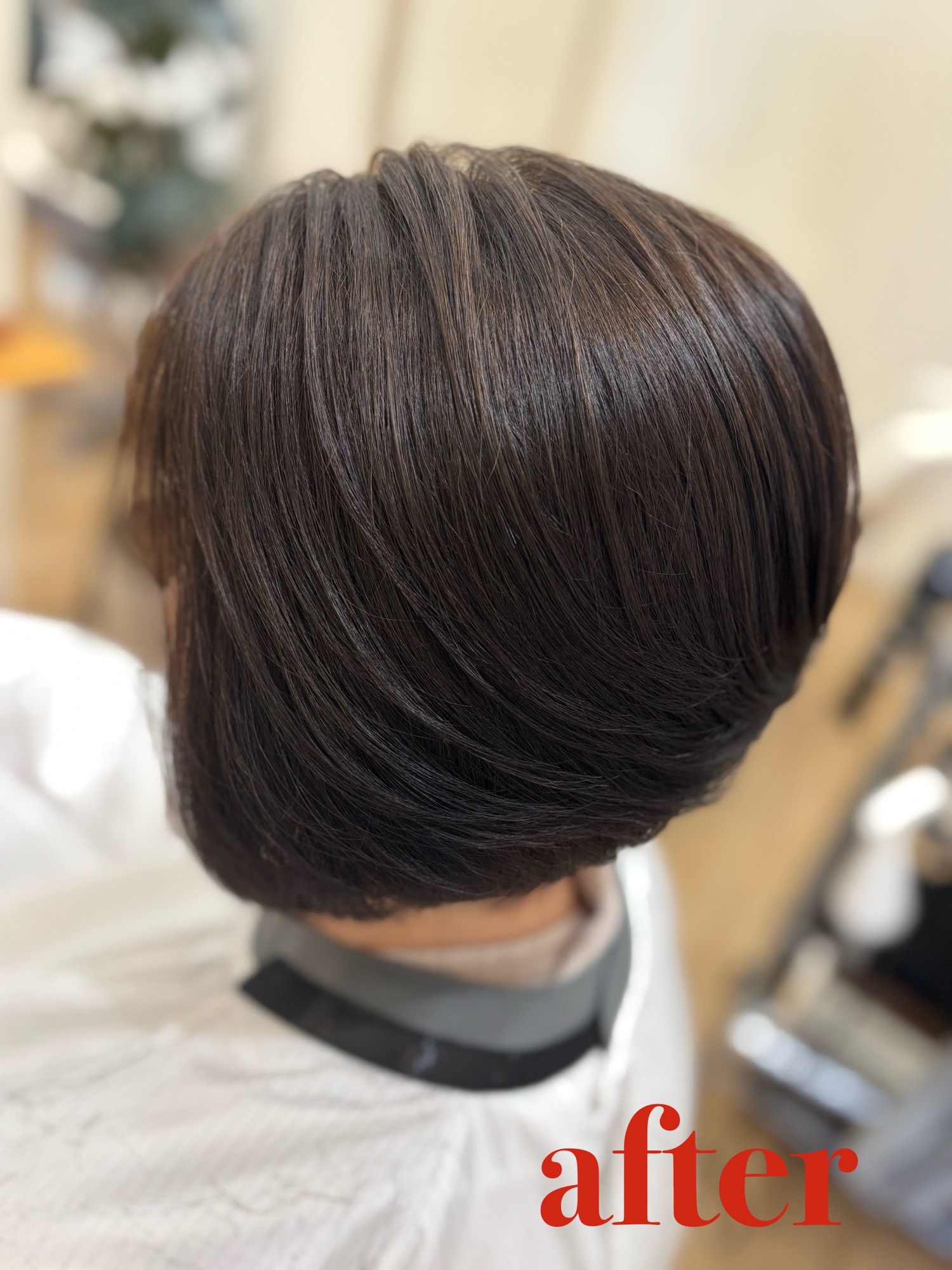 気になる部分のストレート施術後。チリつきが消えてノンブローでも艶やかにまとまる仕上がり