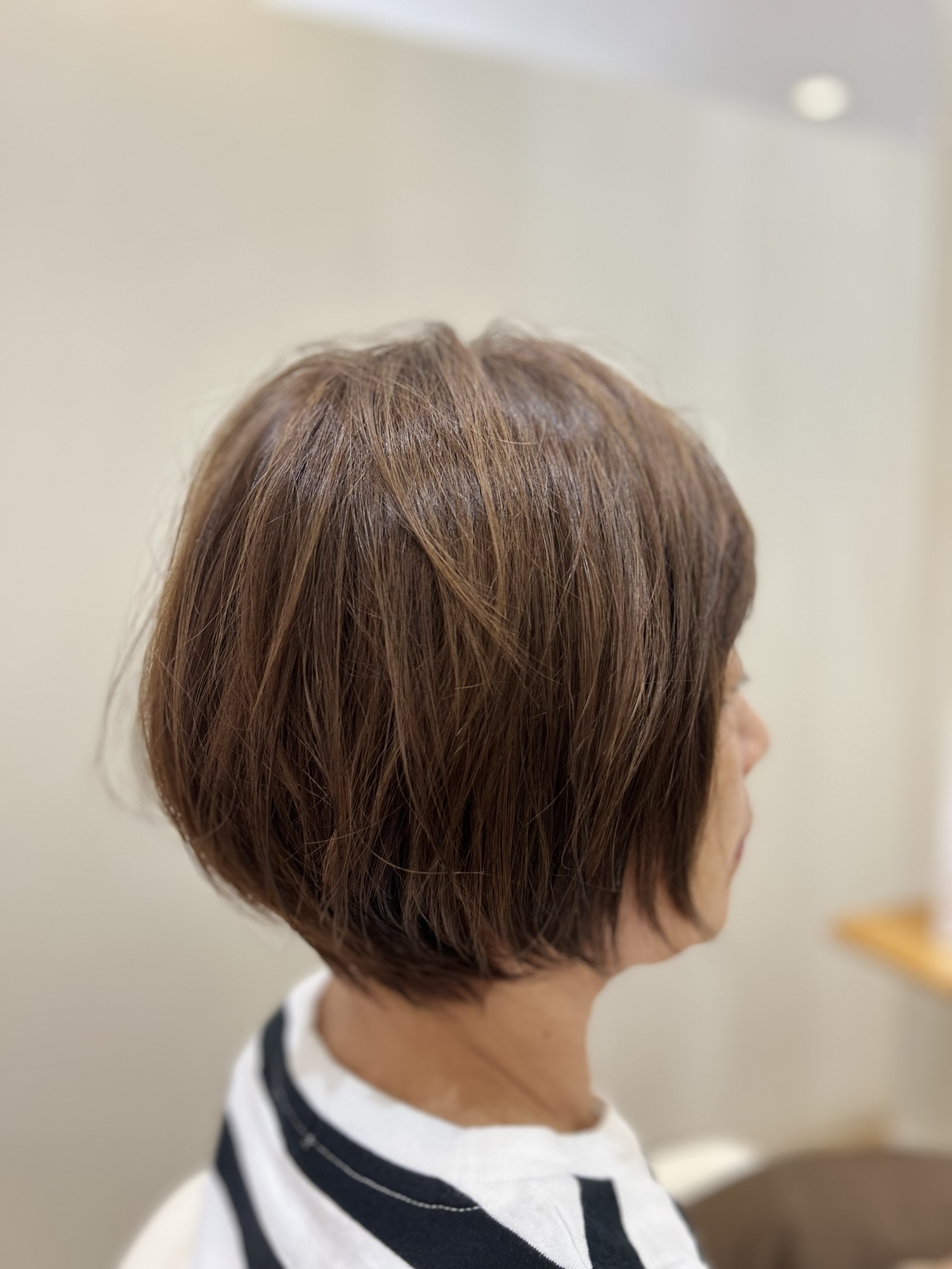 髪の印象はそのままに、驚きの軽さを叶えたショートボブのバックスタイル
