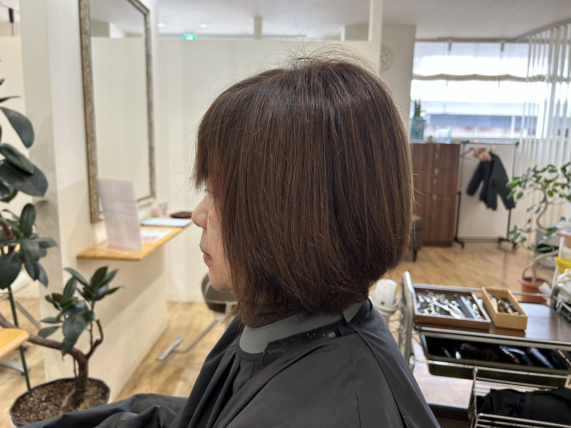 アイロンなし・乾かしただけでツヤとまとまりが出たショートボブのビフォーアフター